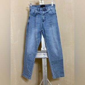 Kendall & Kylie High Rise Blue Jeans Sz 26